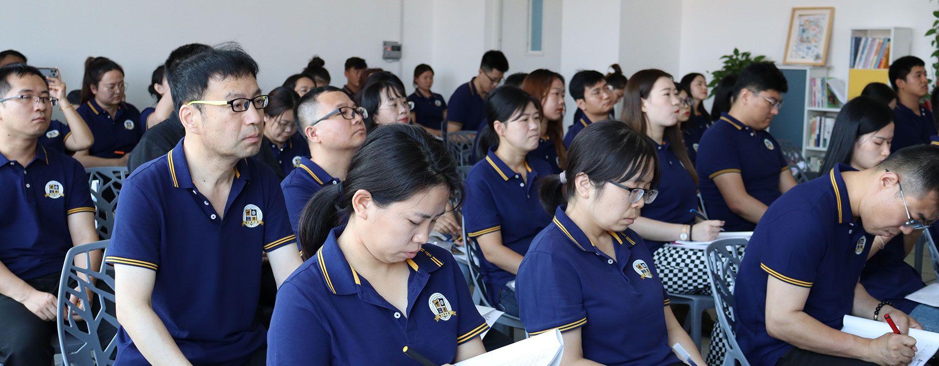 女人干女人操操